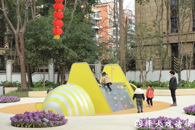 从“采光难”到“幸福园”:长宁“安顺新境”儿童友好口袋公园的焕新之路 从“采光难”到“幸福园”:长宁“安顺新境”儿童友好口袋公园的焕新之路