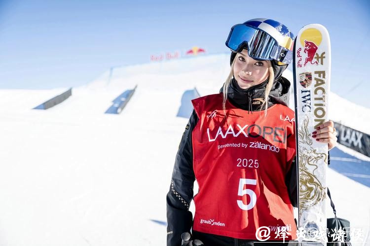 谷爱凌介绍自己的“中国风”雪服:谷爱凌龙纹战袍惊艳世界,文化输出中国风如何征服冬奥赛场 谷爱凌介绍自己的“中国风”雪服:谷爱凌龙纹战袍惊艳世界,文化输出中国风如何征服冬奥赛场